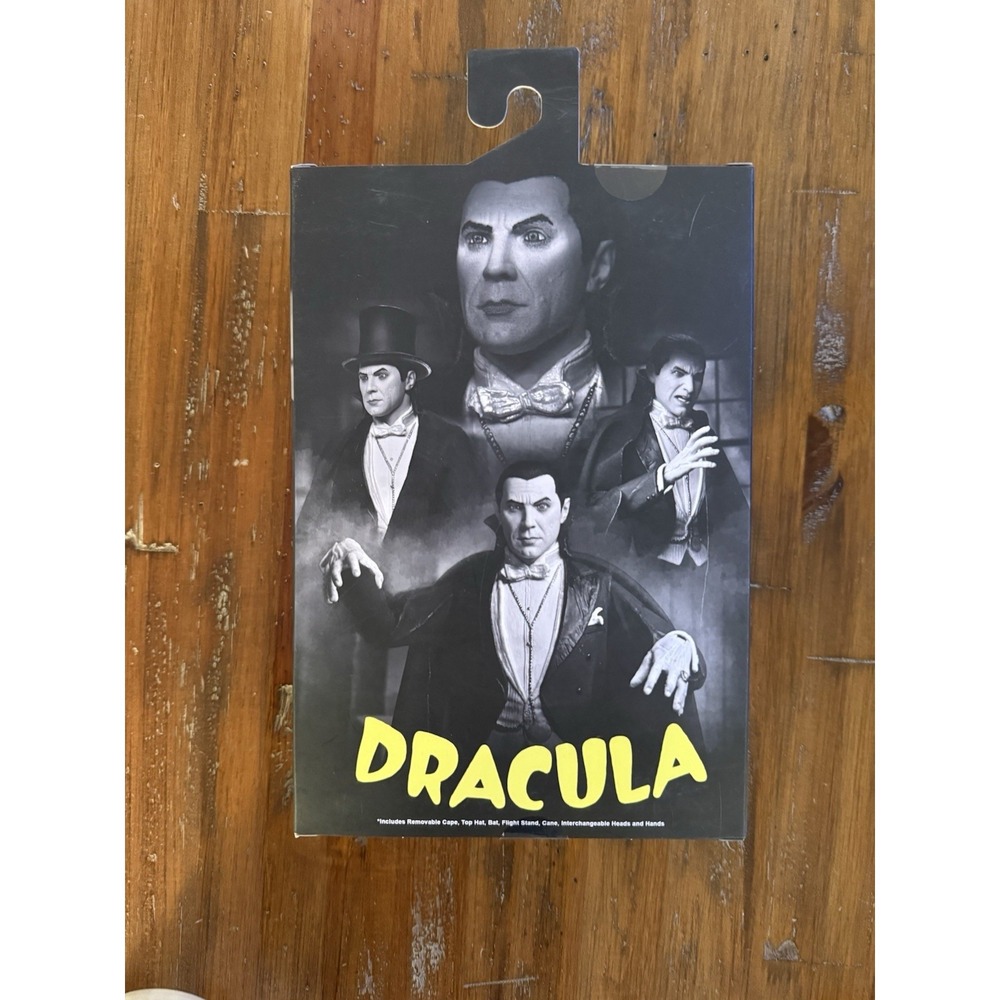 NECA Universal Monsters Dracula Ultimate Count Dracula Bela Lugosi Action Figure